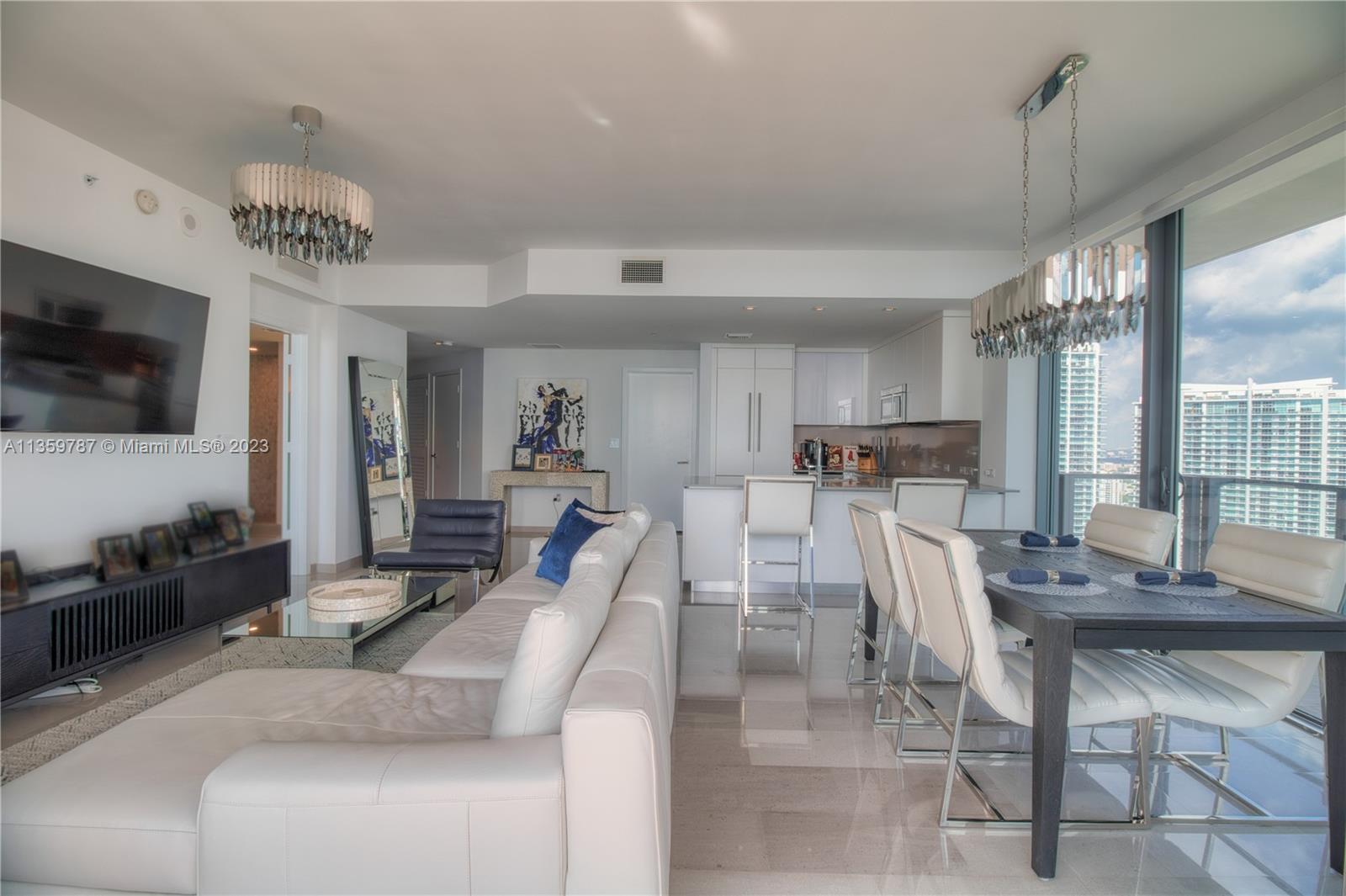 68 SE 6th St Unit: 3311