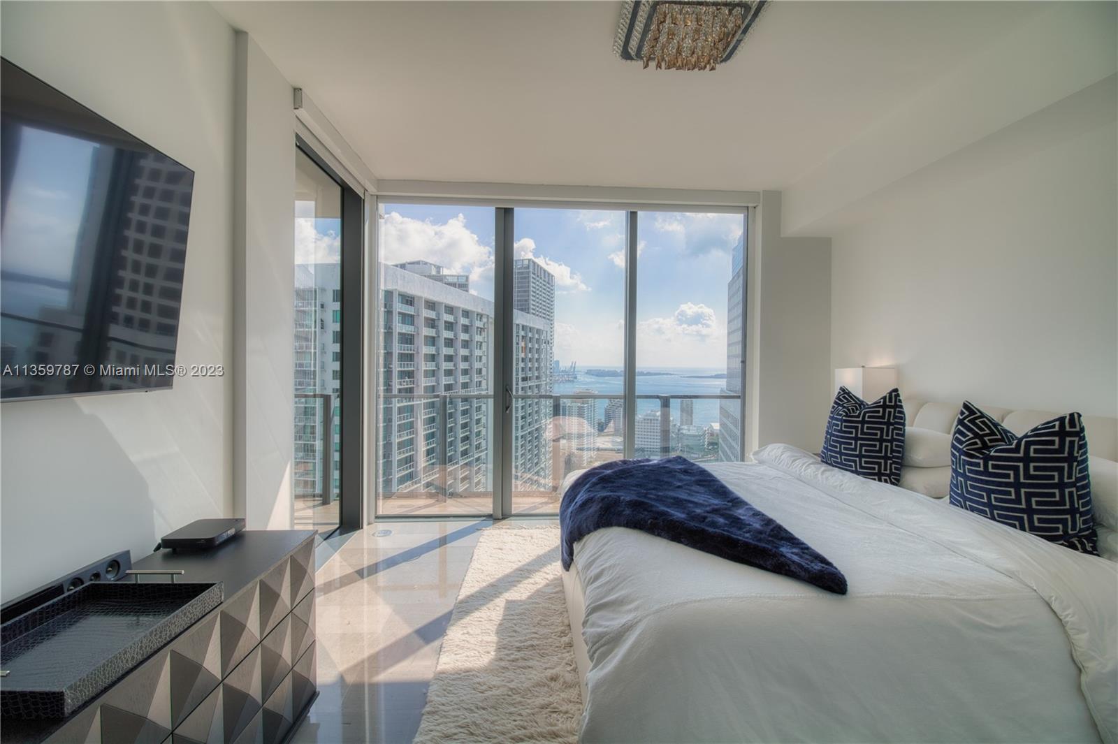 68 SE 6th St Unit: 3311