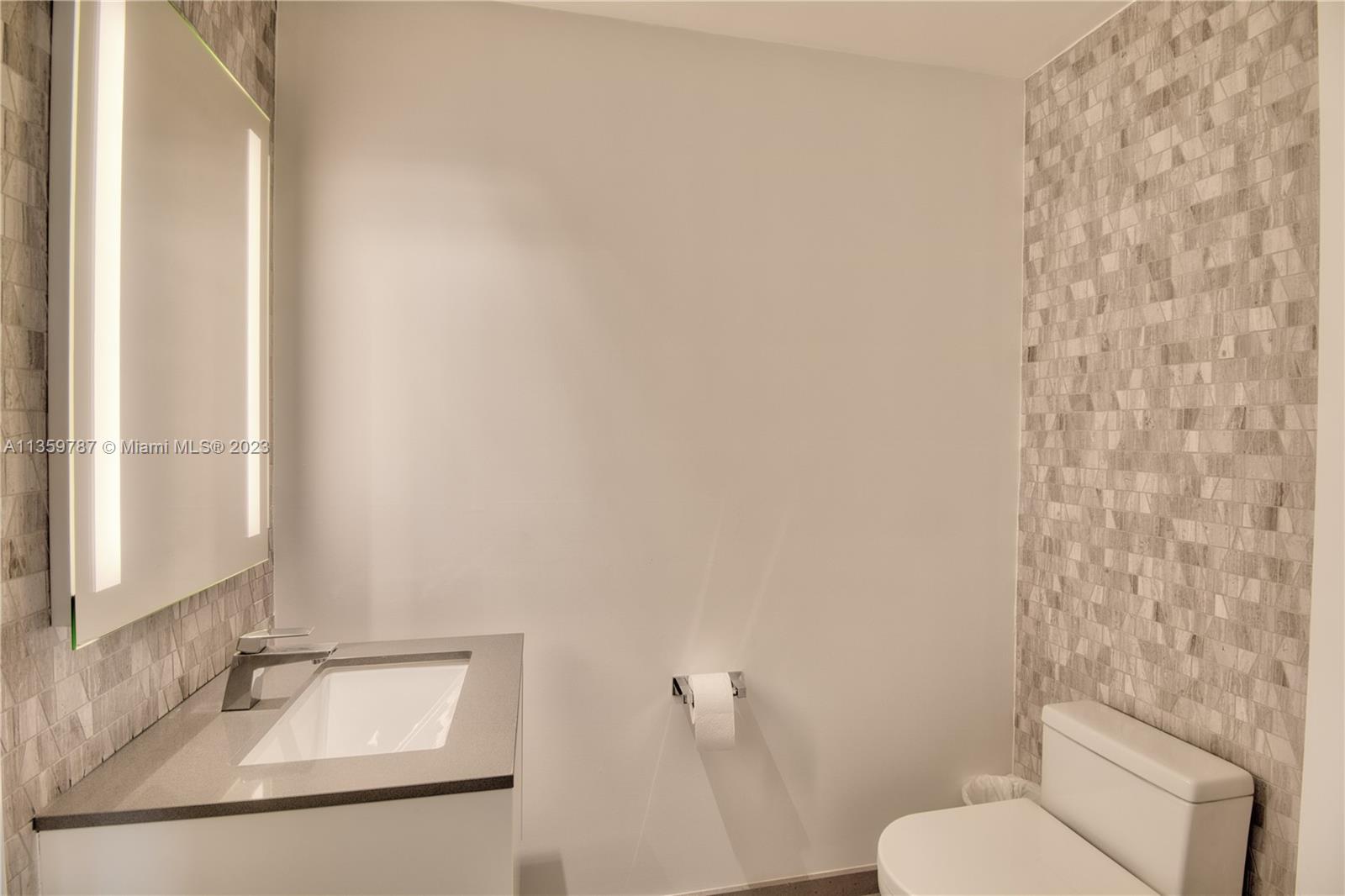 68 SE 6th St Unit: 3311