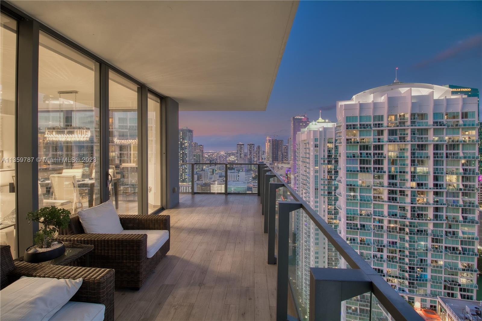 68 SE 6th St Unit: 3311