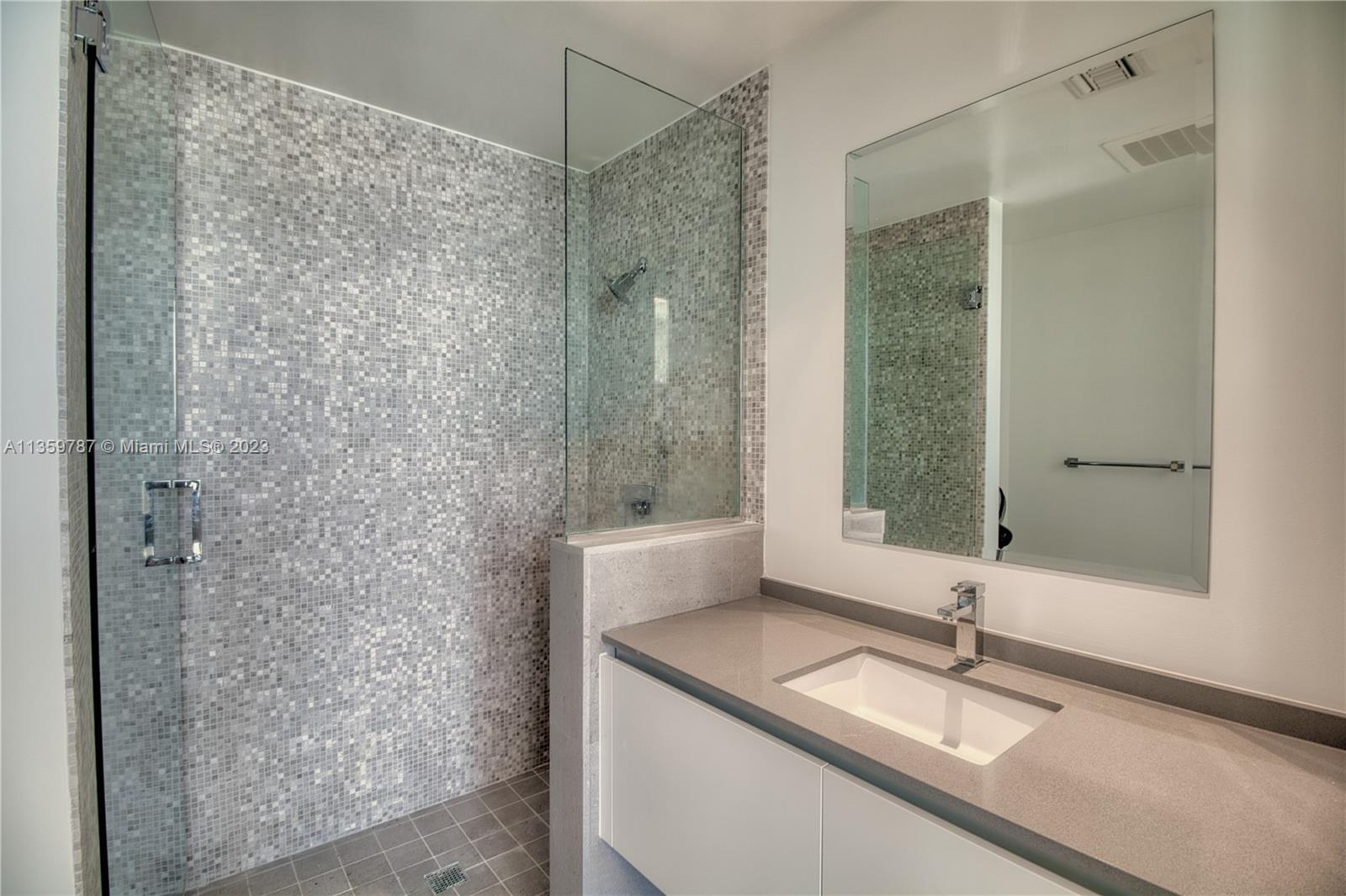 68 SE 6th St Unit: 3311