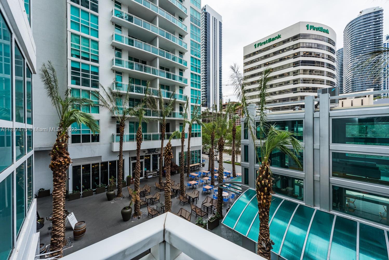 951 Brickell Ave Unit: 2902