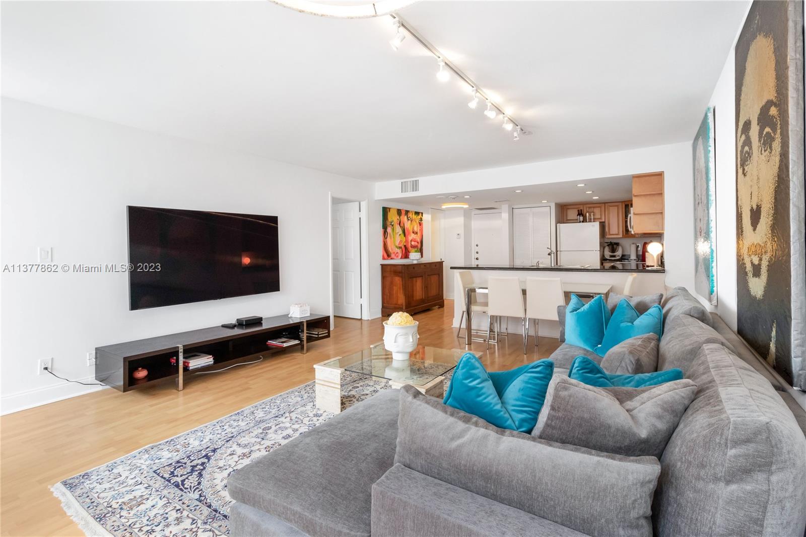1915 Brickell Ave Unit: 1402