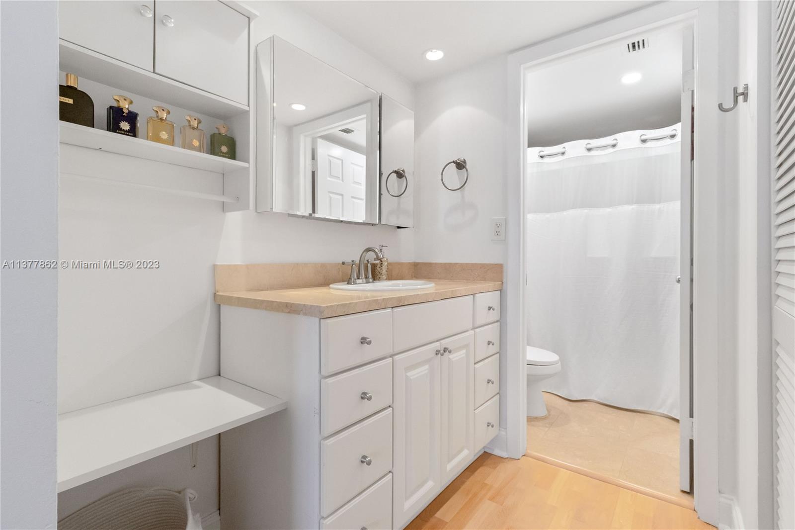 1915 Brickell Ave Unit: 1402