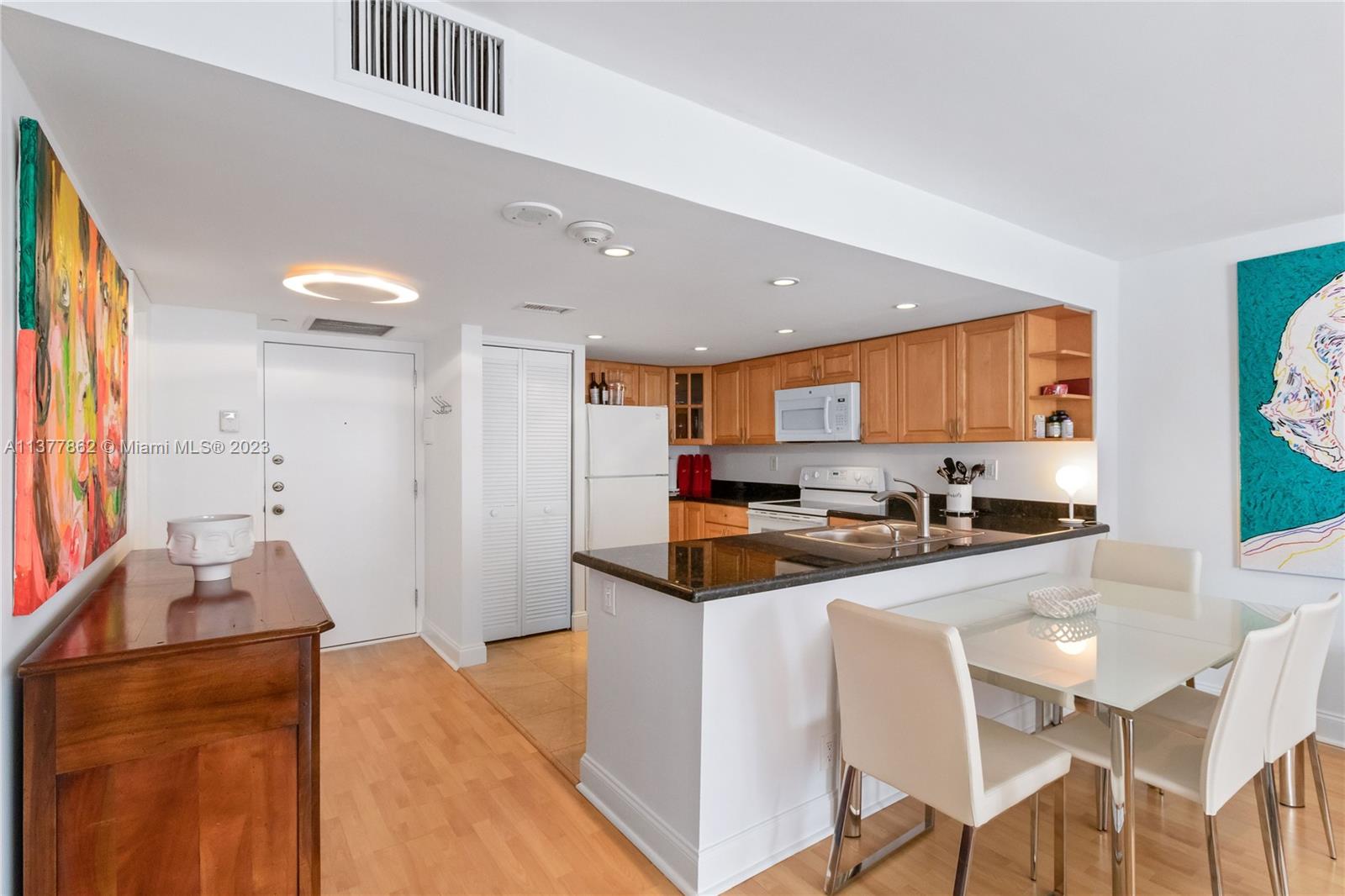 1915 Brickell Ave Unit: 1402