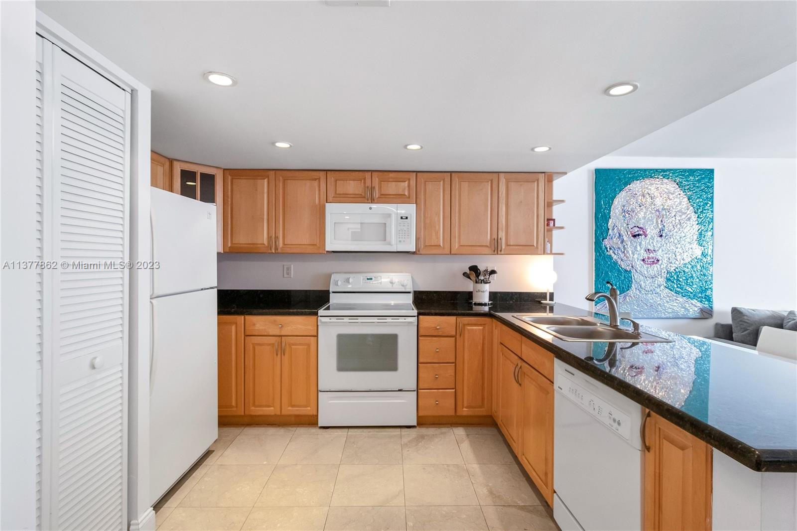 1915 Brickell Ave Unit: 1402