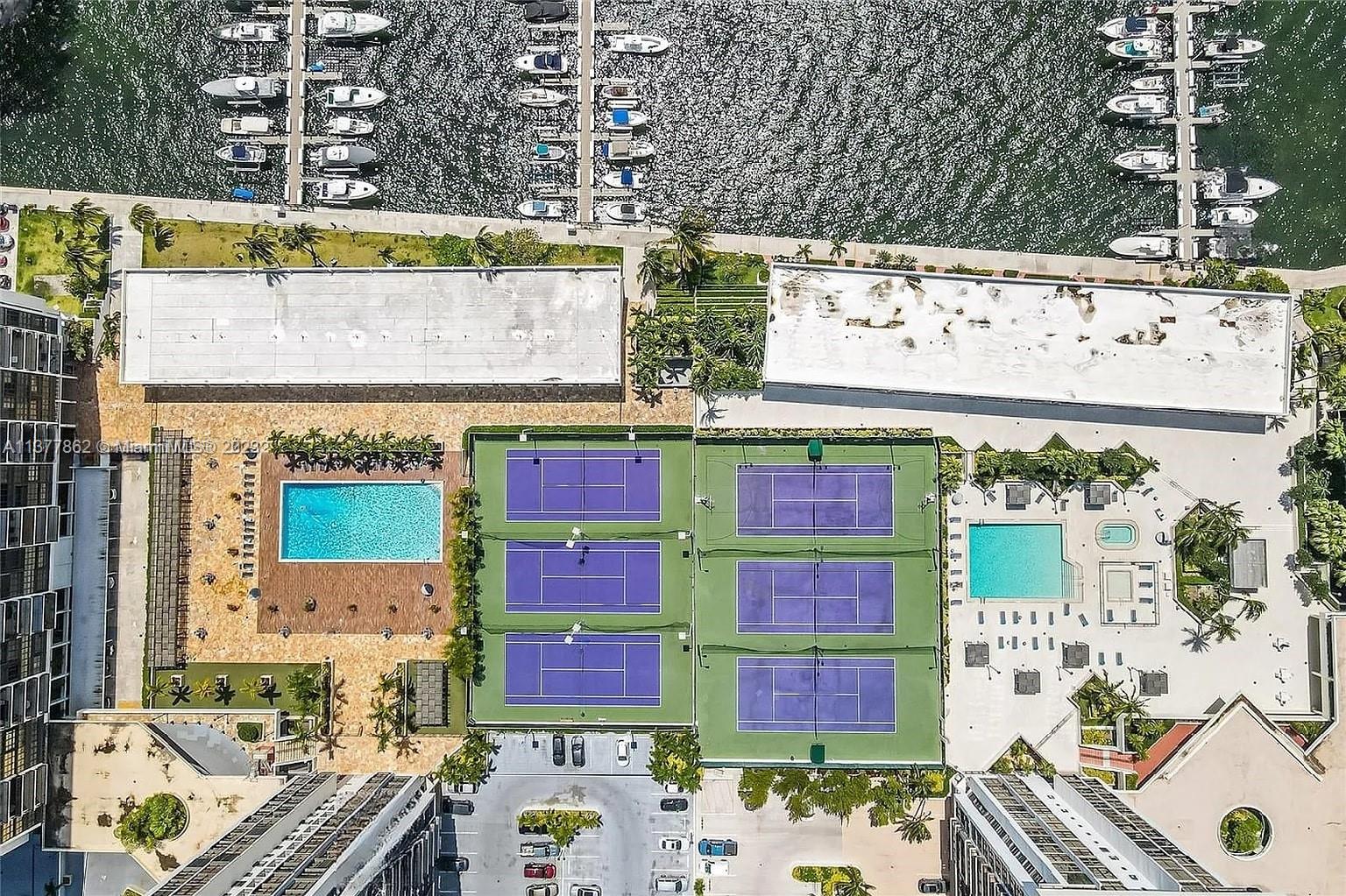 1915 Brickell Ave Unit: 1402