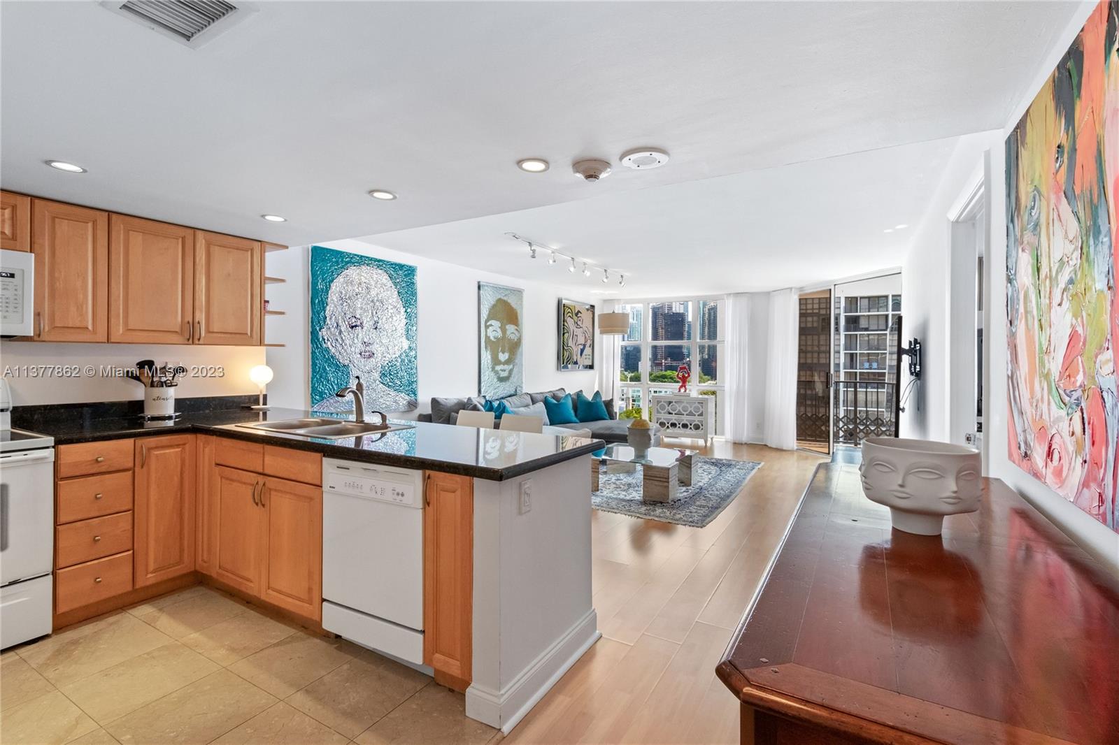1915 Brickell Ave Unit: 1402