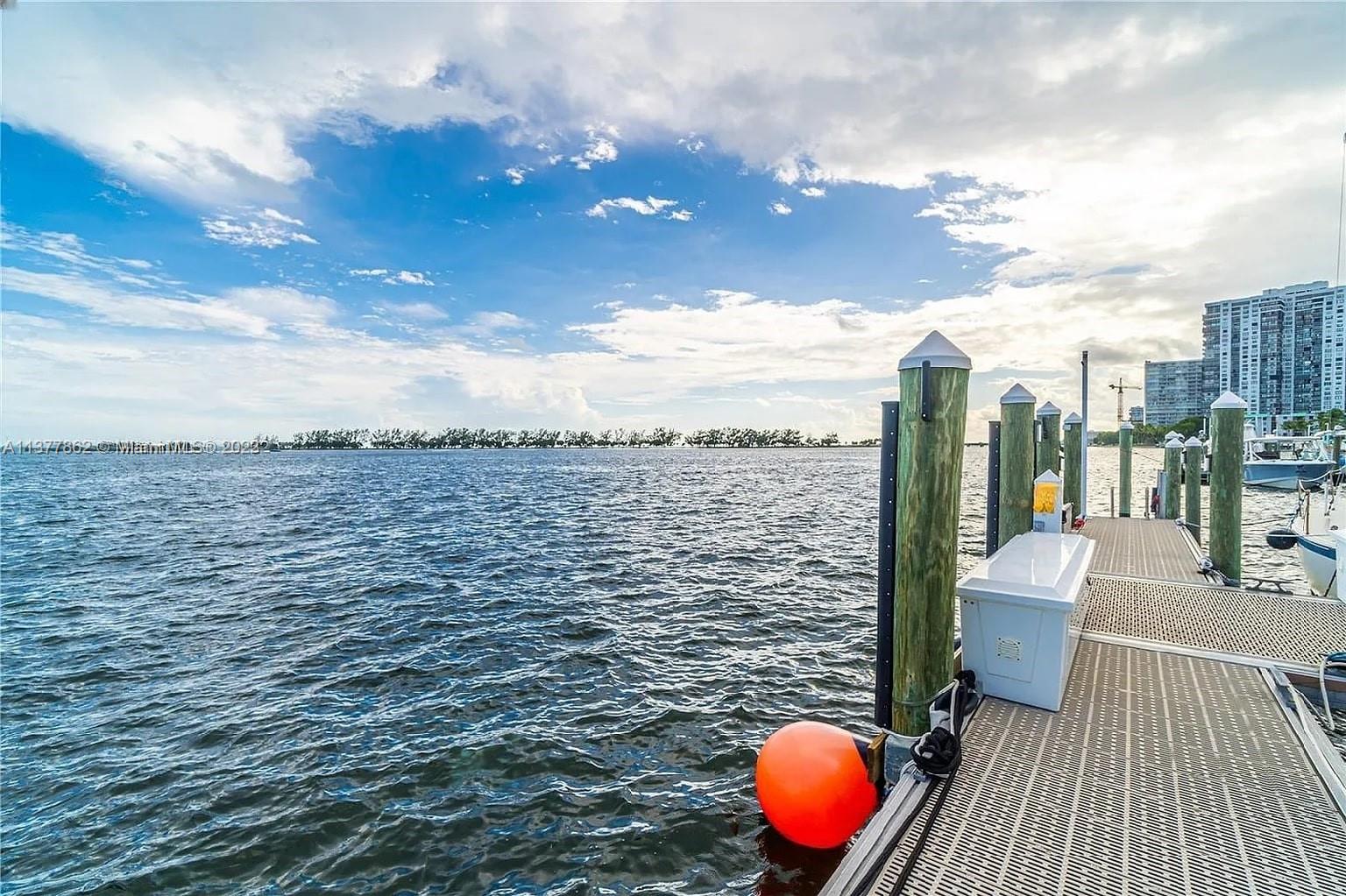 1915 Brickell Ave Unit: 1402