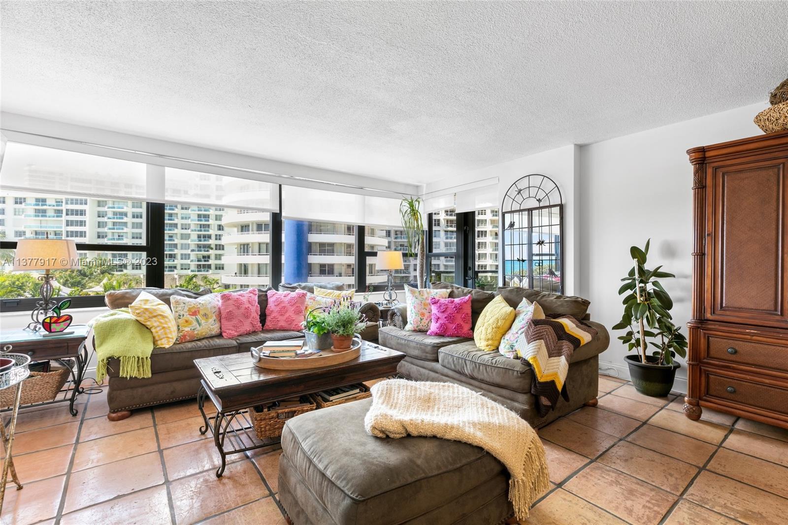 5225 Collins Ave # 503