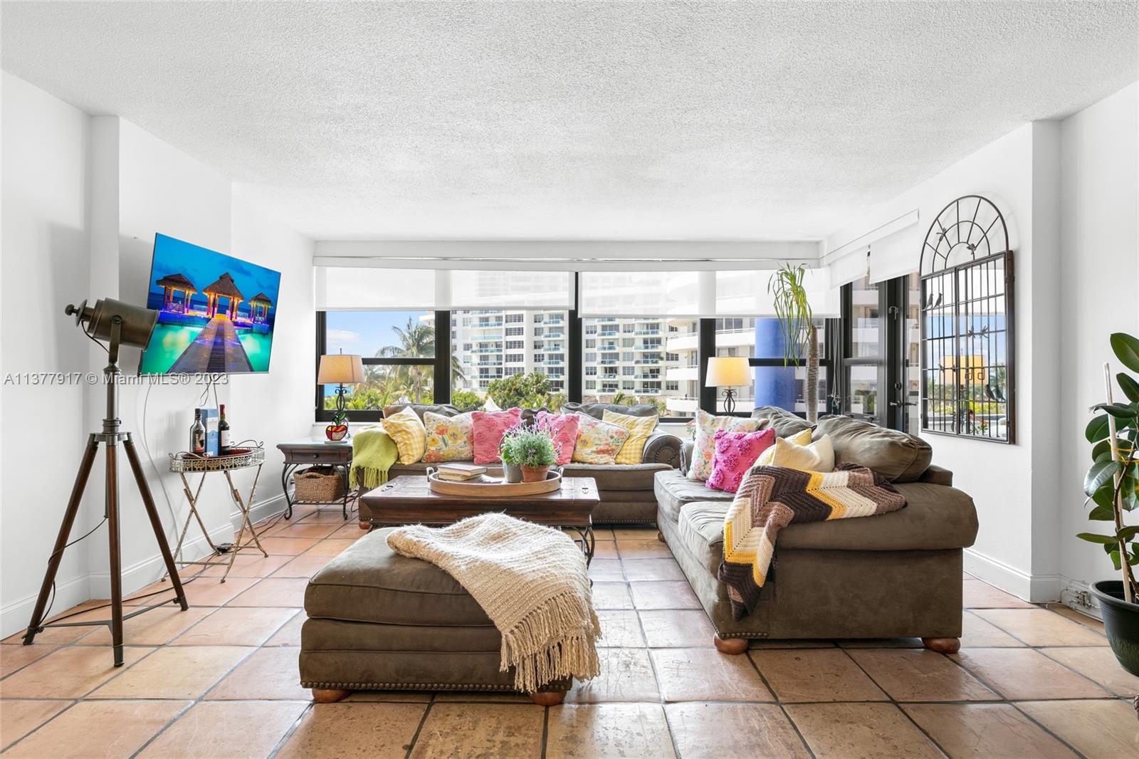 5225 Collins Ave # 503