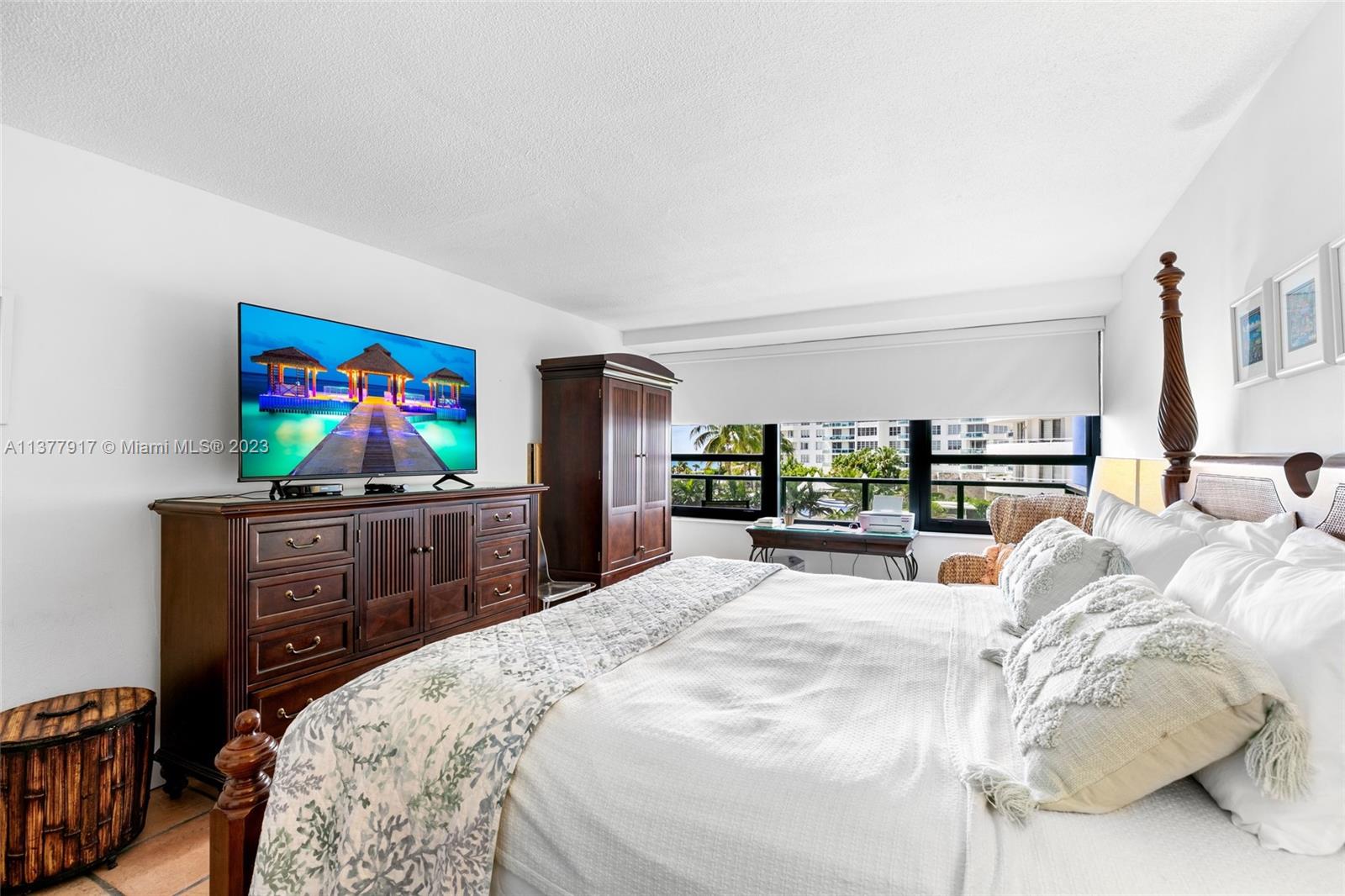 5225 Collins Ave # 503