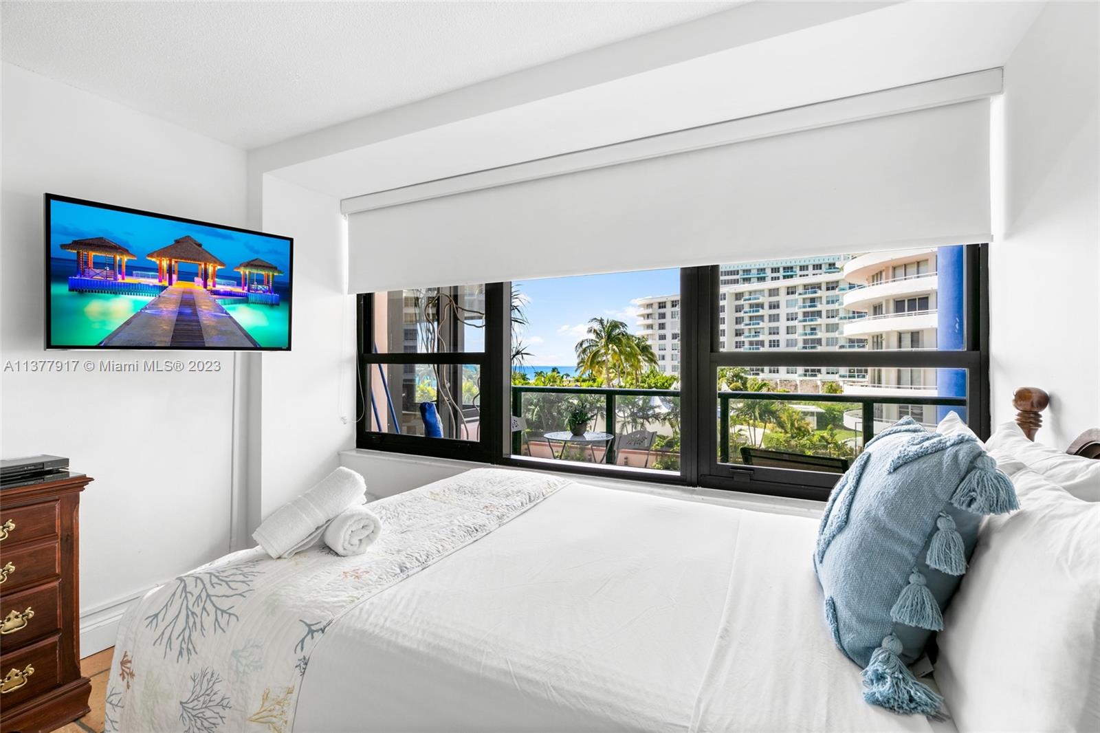 5225 Collins Ave # 503