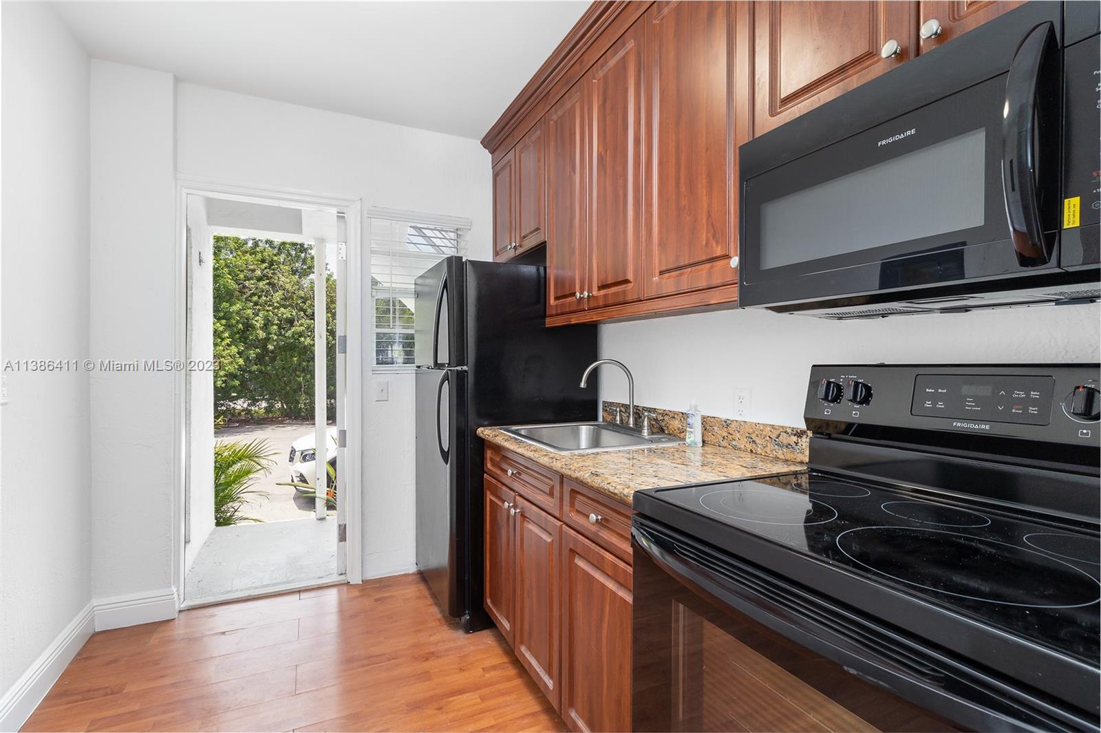1241 14th St Unit: 5