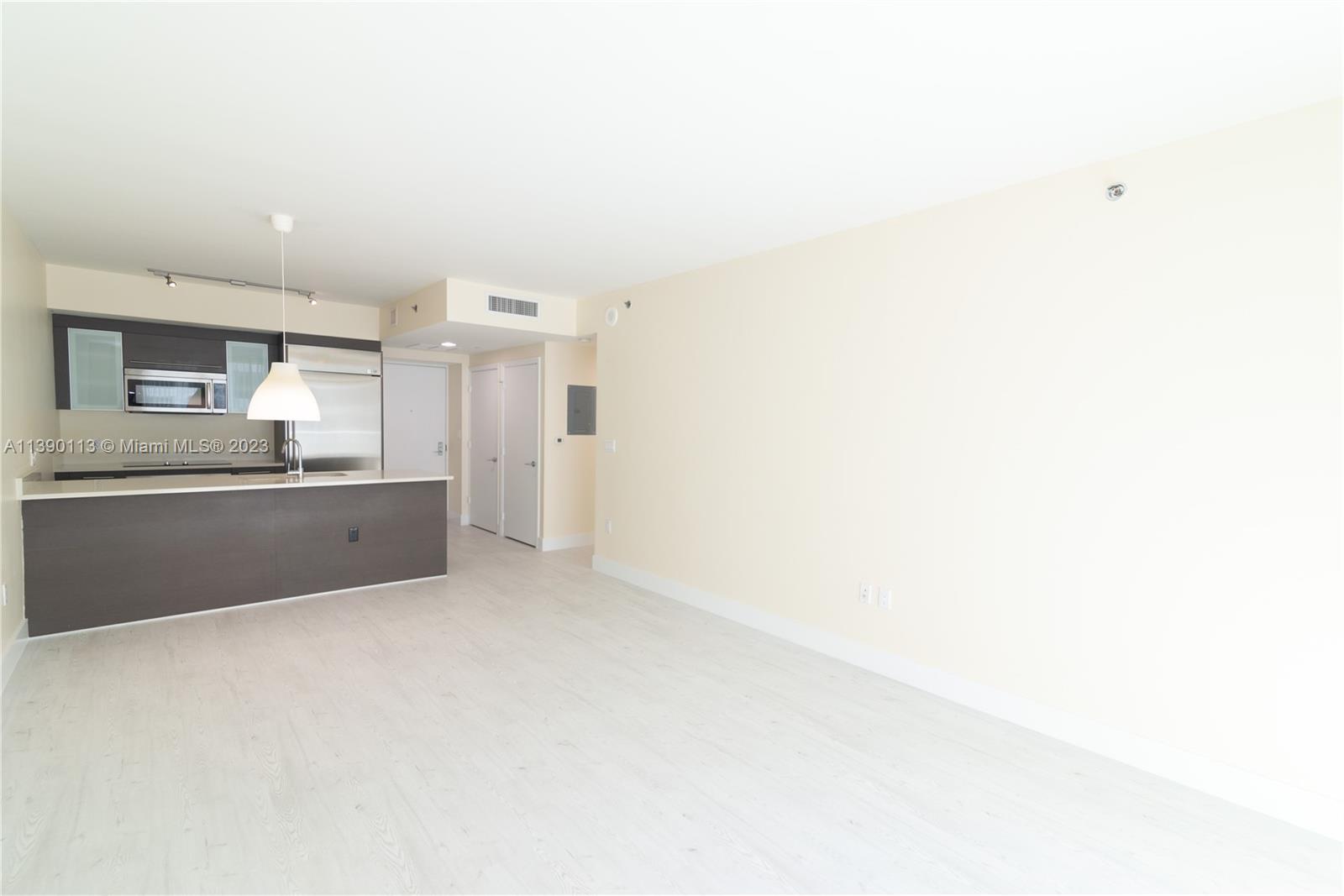 500 Brickell Ave Unit: 3908