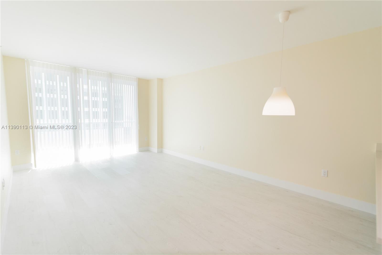500 Brickell Ave Unit: 3908