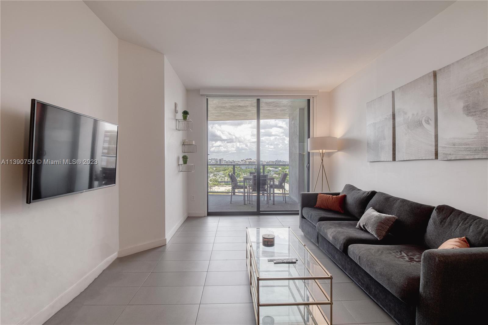 1600 NE 1st Ave Unit: 1111