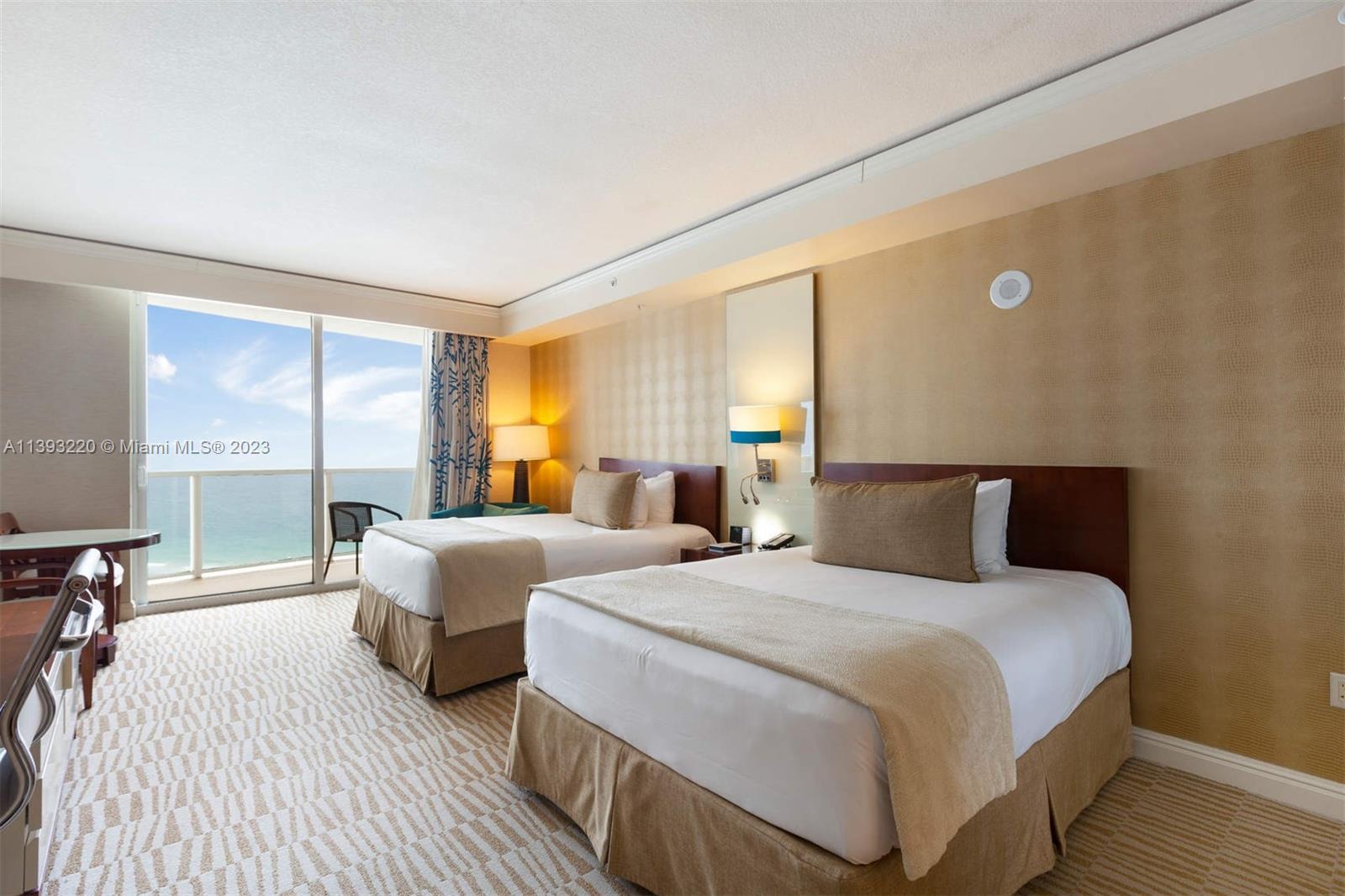 18001 Collins Ave # 1606