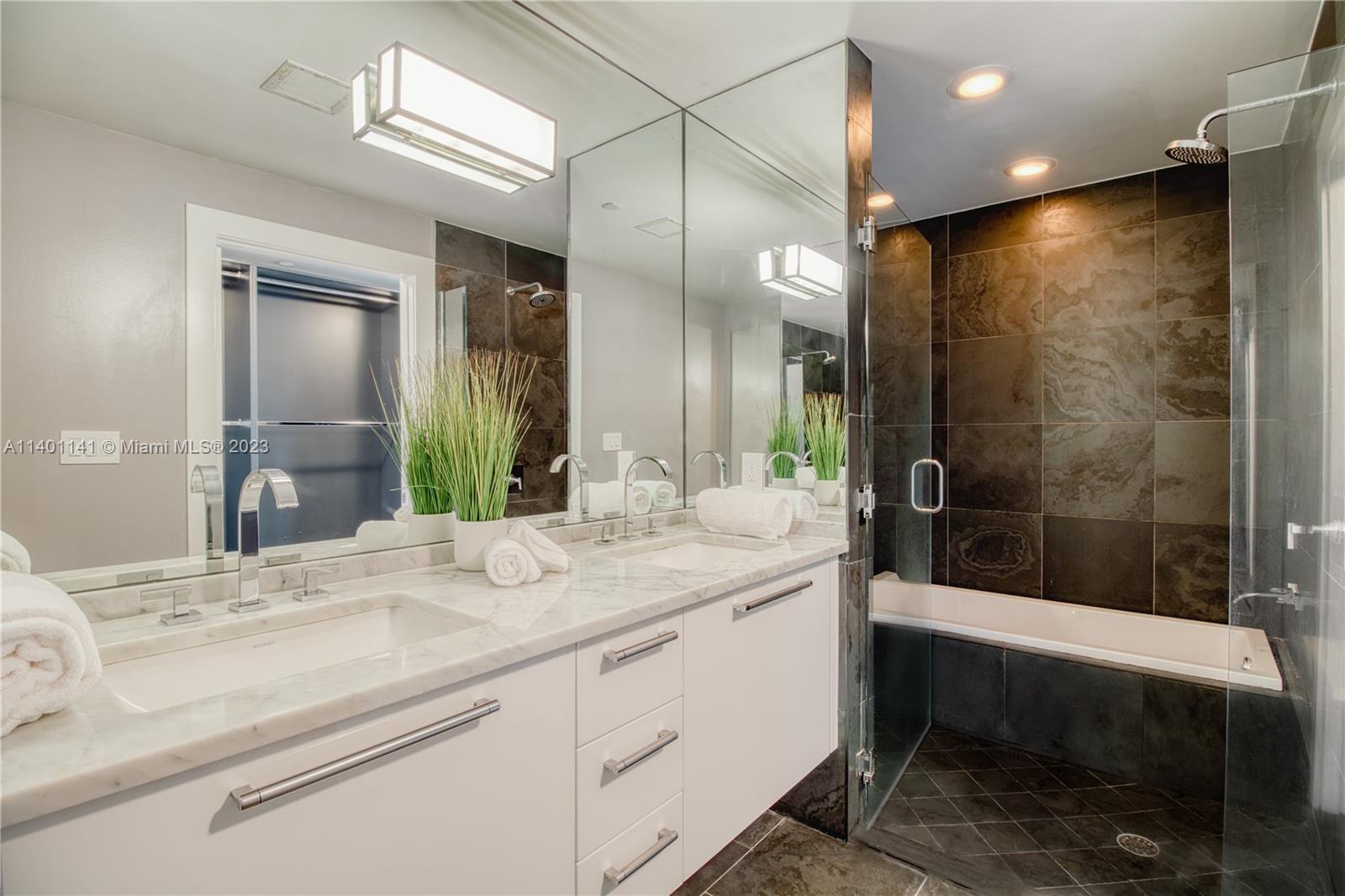 900 Biscayne Blvd Unit: 5605