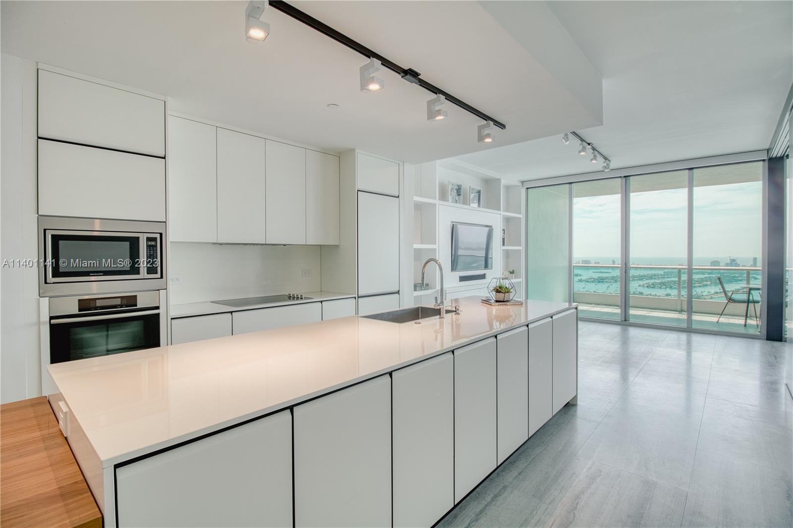 900 Biscayne Blvd Unit: 5605