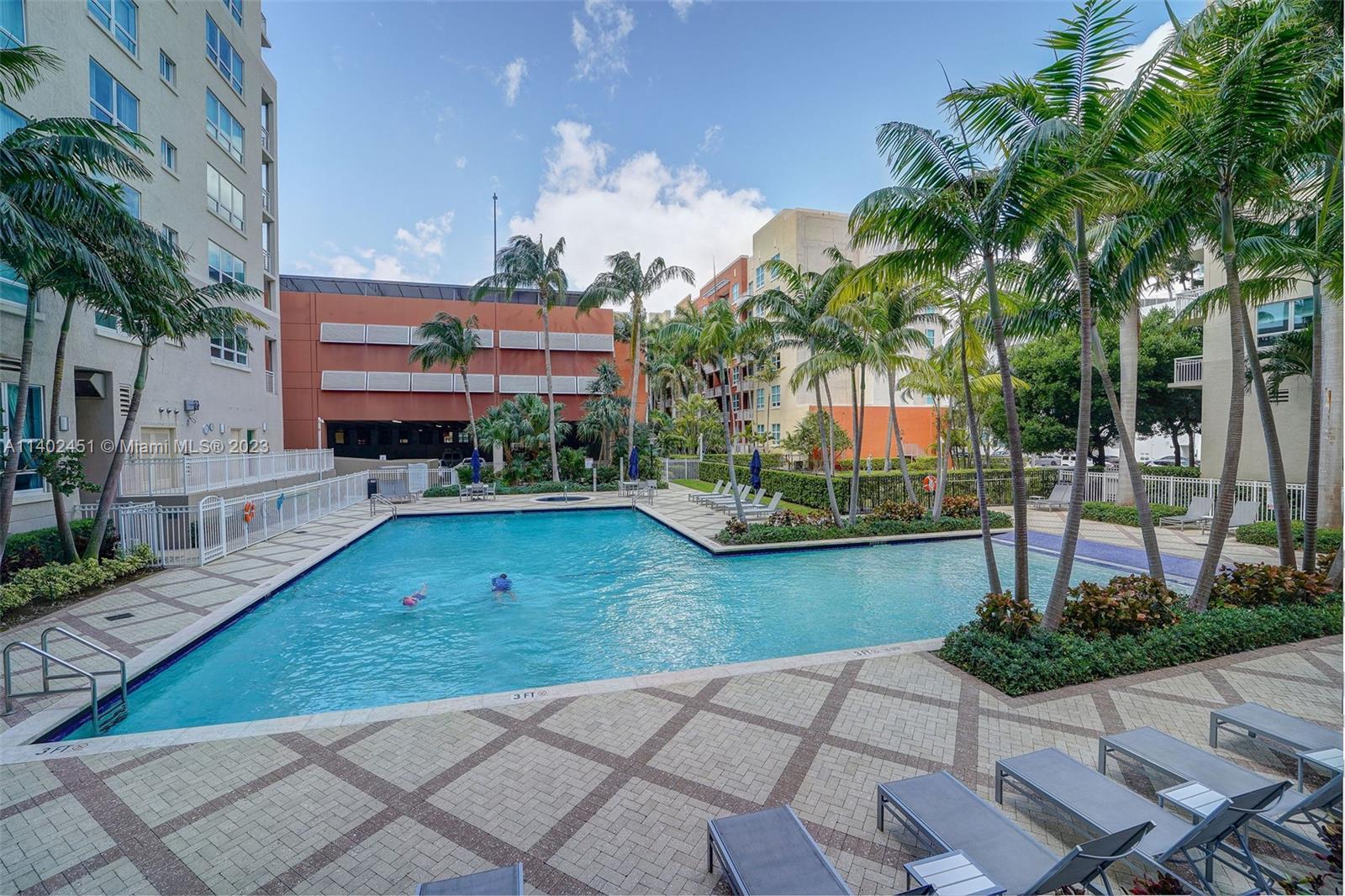 2000 N Bayshore Dr Unit: 312