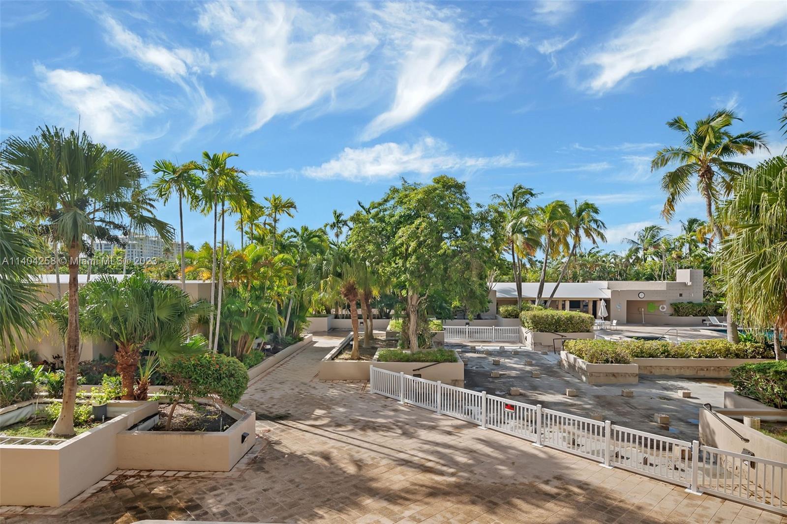 151 Crandon Blvd Unit: 237