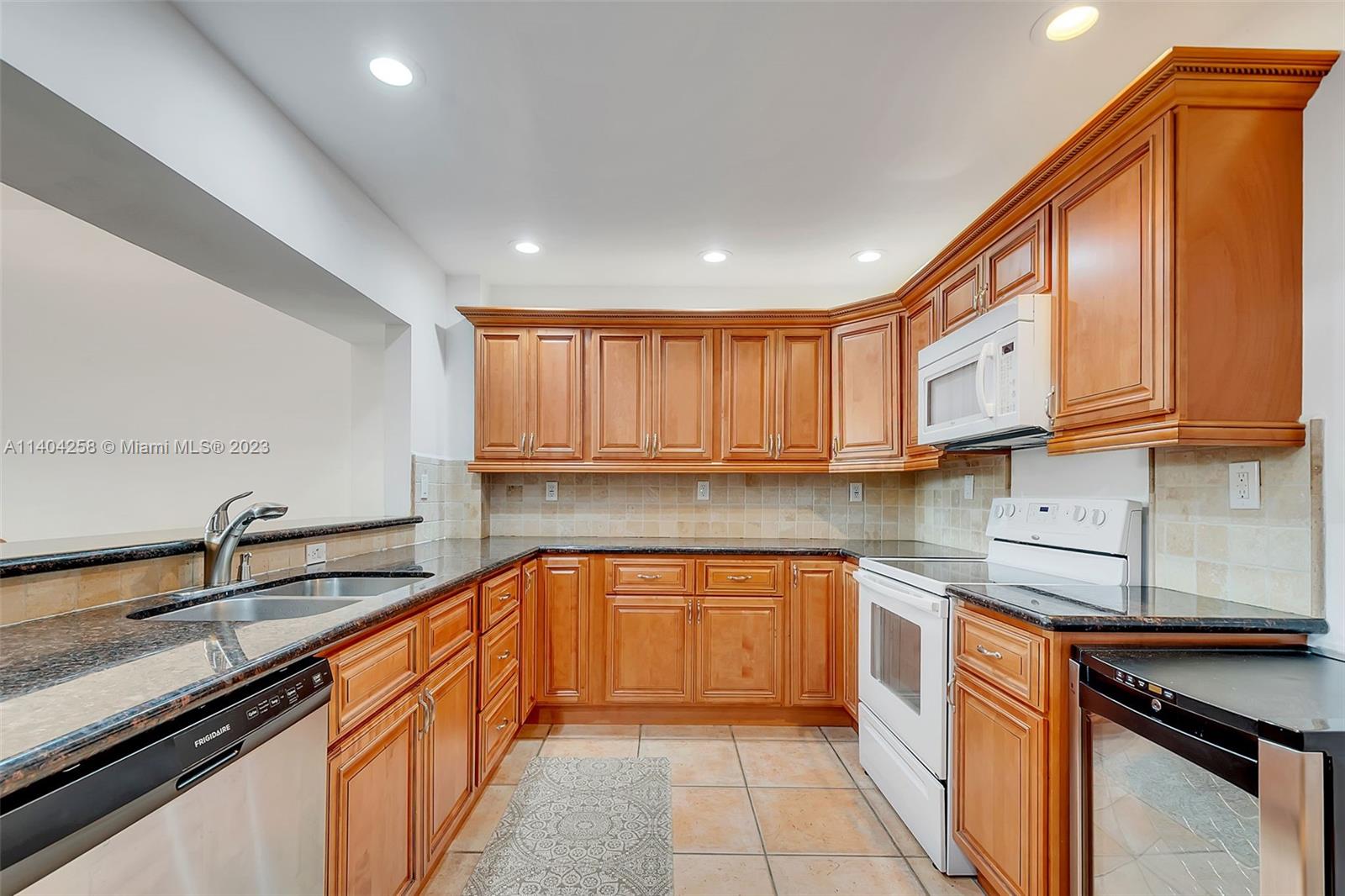 151 Crandon Blvd Unit: 237