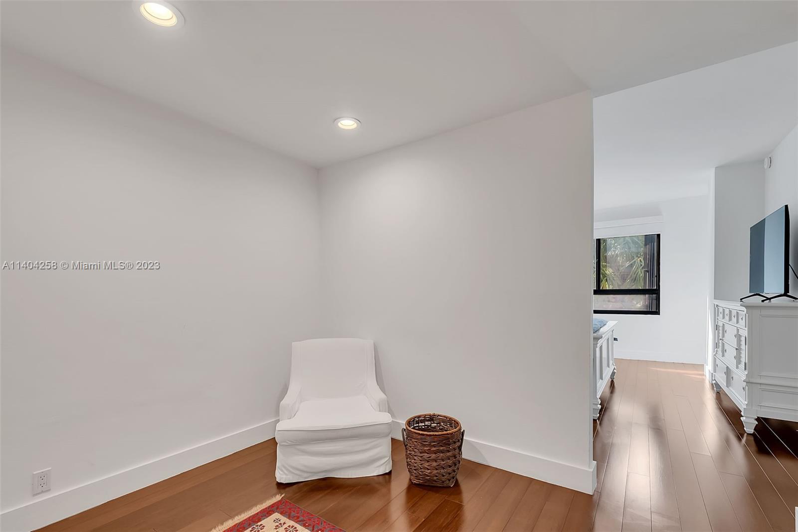 151 Crandon Blvd Unit: 237
