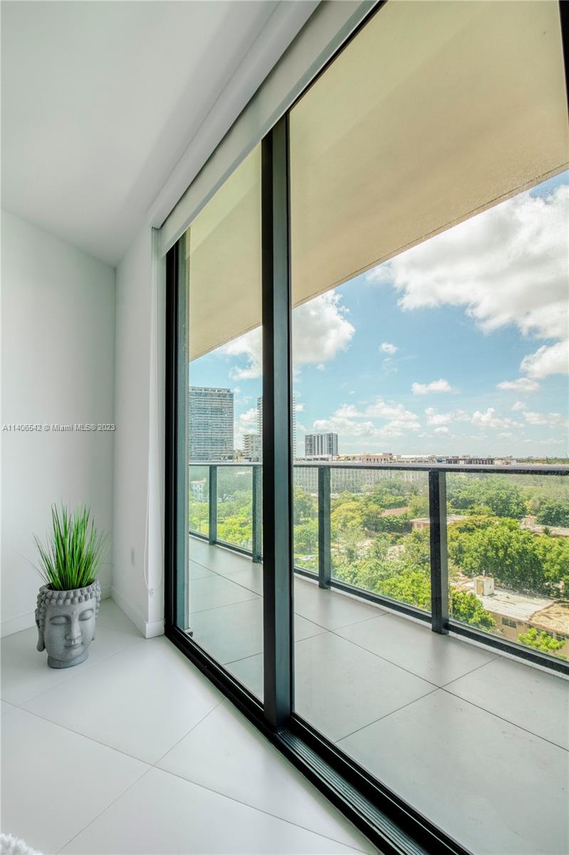 501 NE 31st St Unit: 610