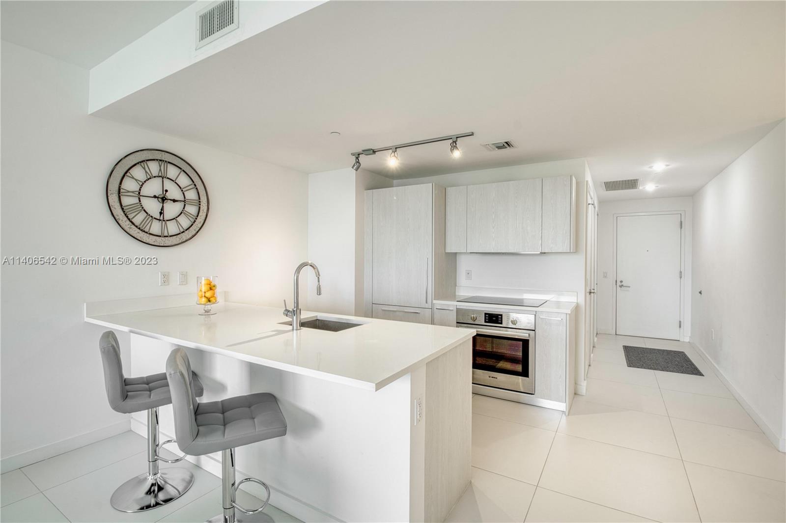 501 NE 31st St Unit: 610