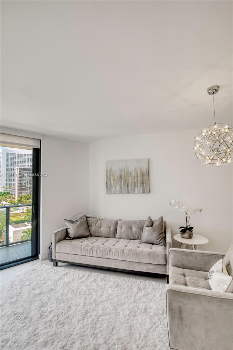 501 NE 31st St Unit: 610