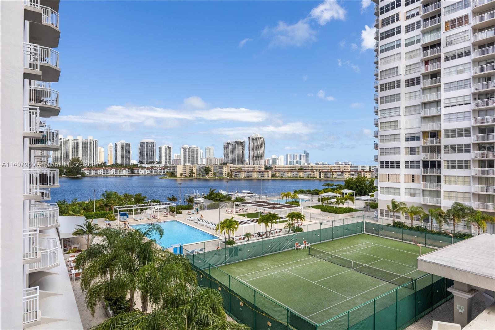 18061 Biscayne Blvd # 702