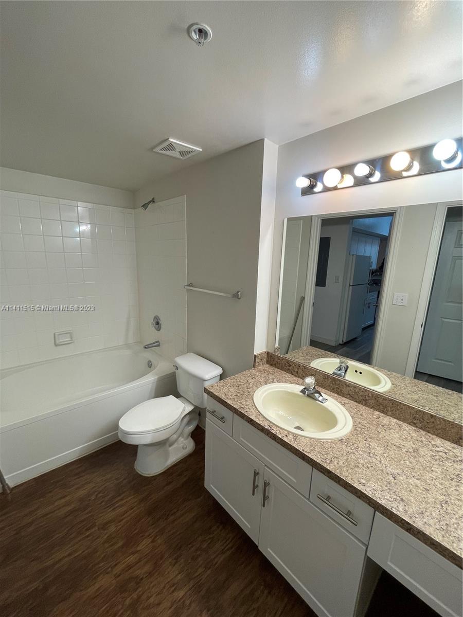 160 SW 117th Ter Unit: 6107