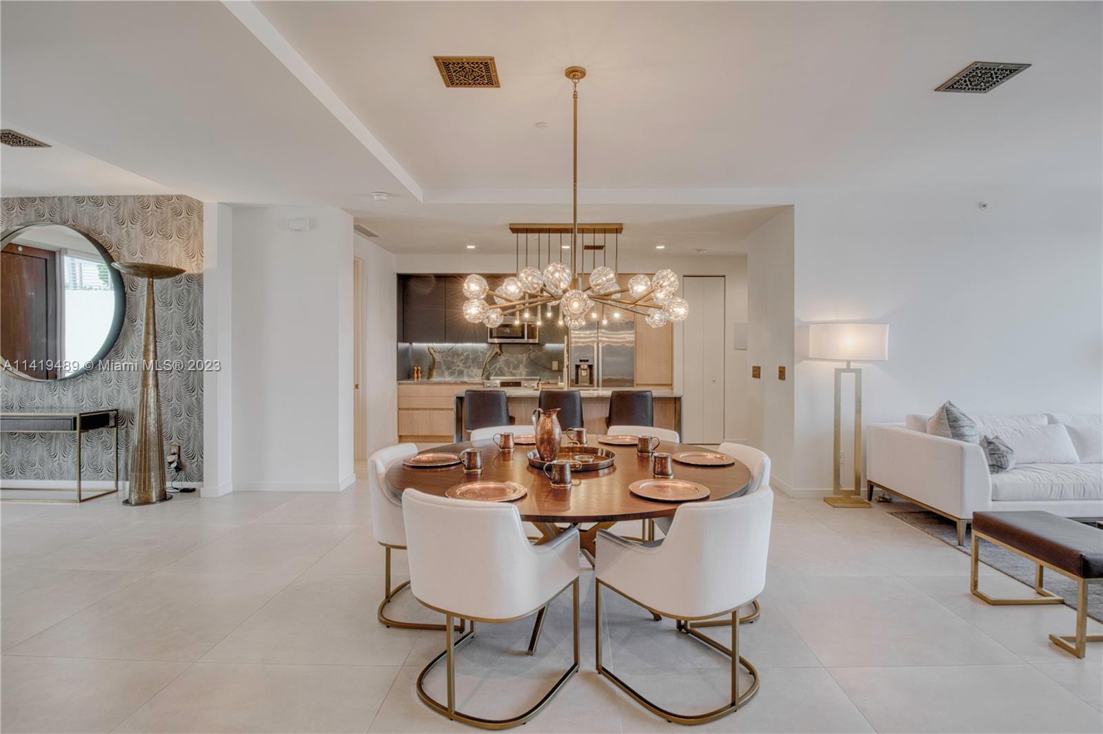 529 SW 11th St Unit: PH302