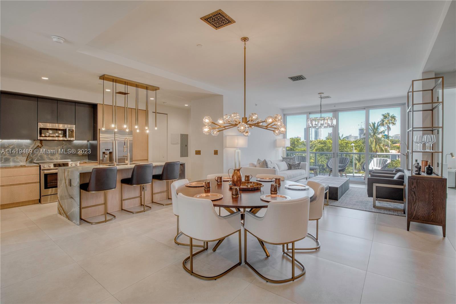 529 SW 11th St Unit: PH302