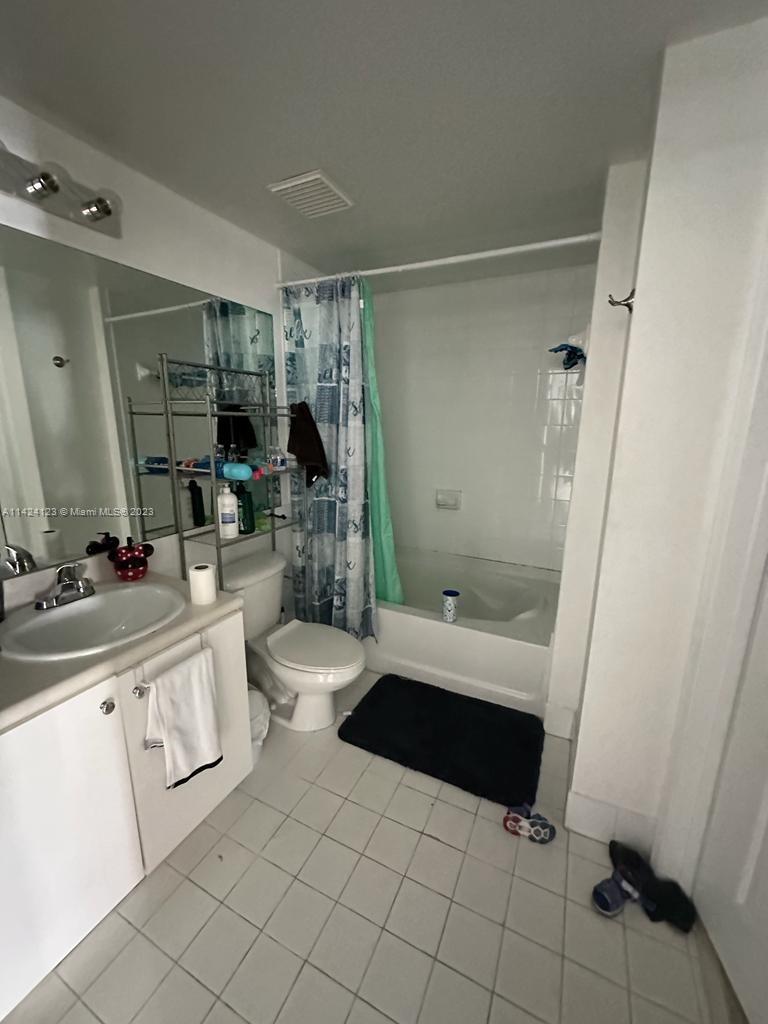 5077 NW 7 St Unit: 1214