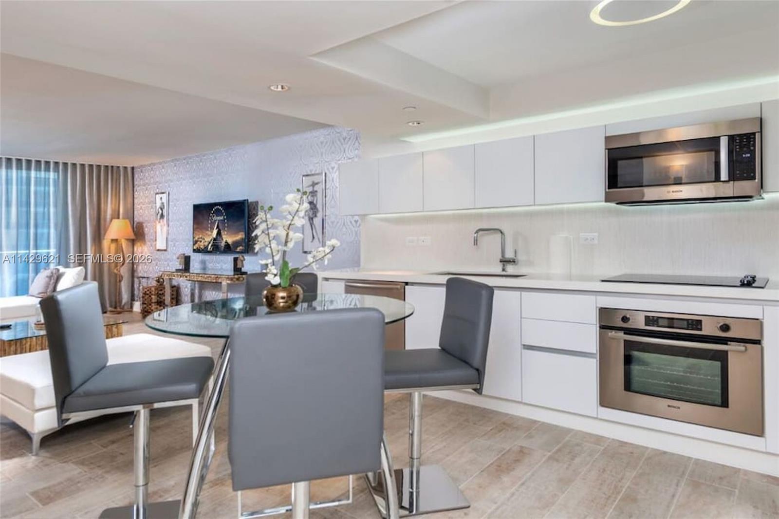 102 24th St Unit: 1108