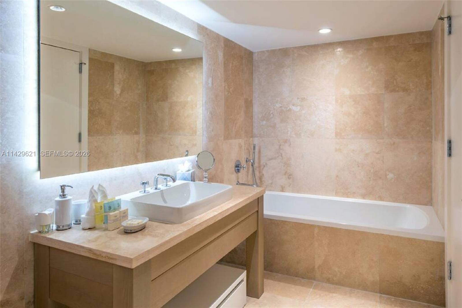102 24th St Unit: 1108