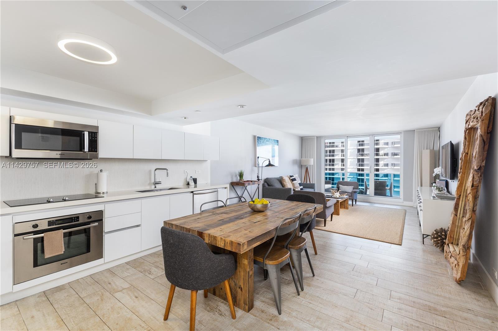 102 24th St Unit: 1013