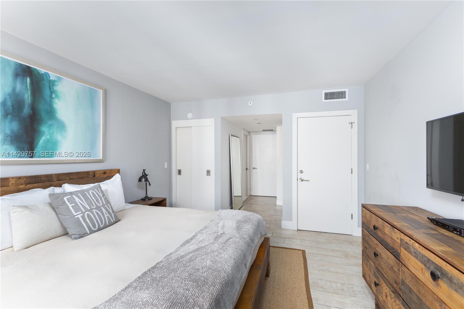 102 24th St Unit: 1013