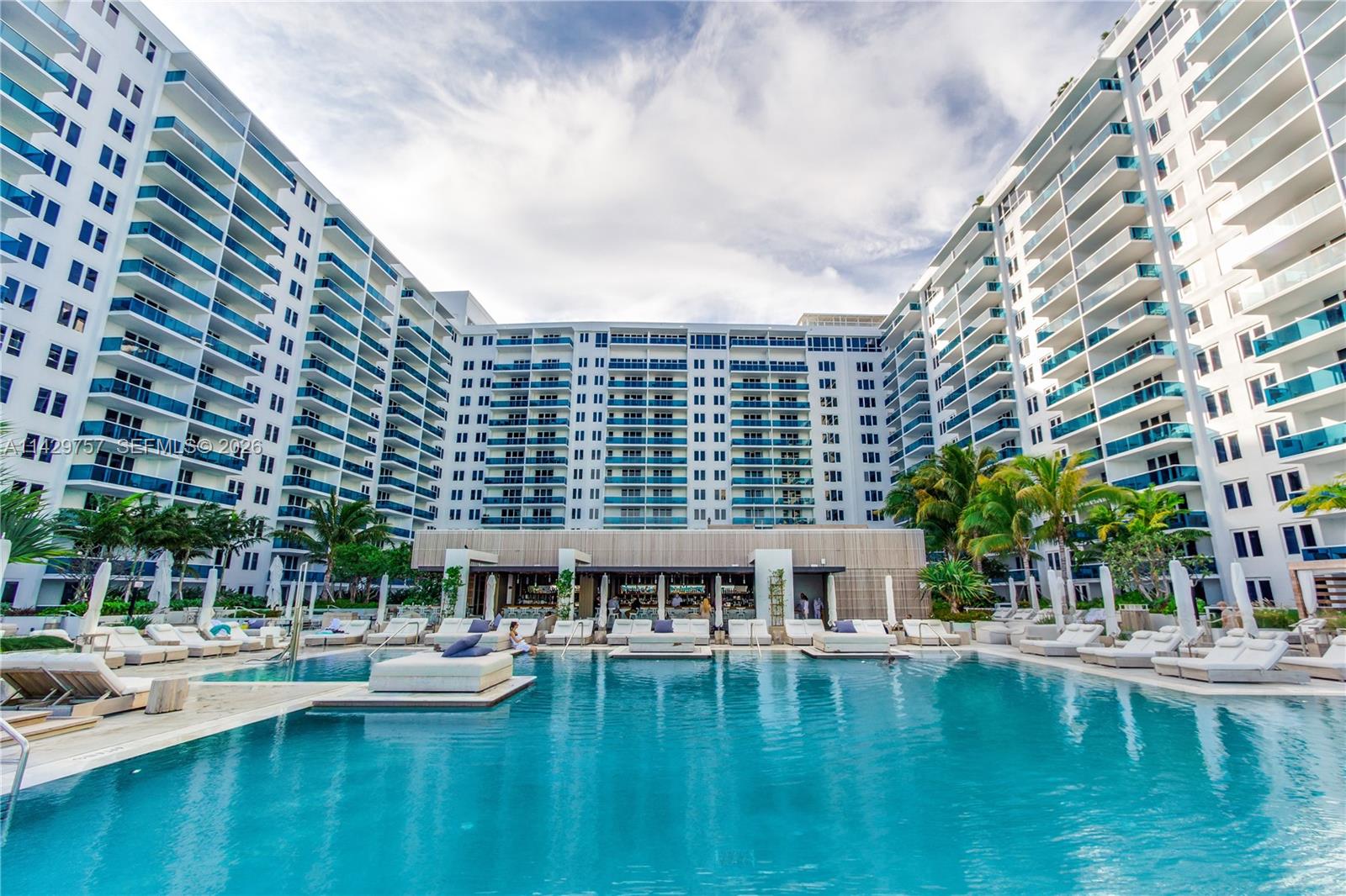 102 24th St Unit: 1013