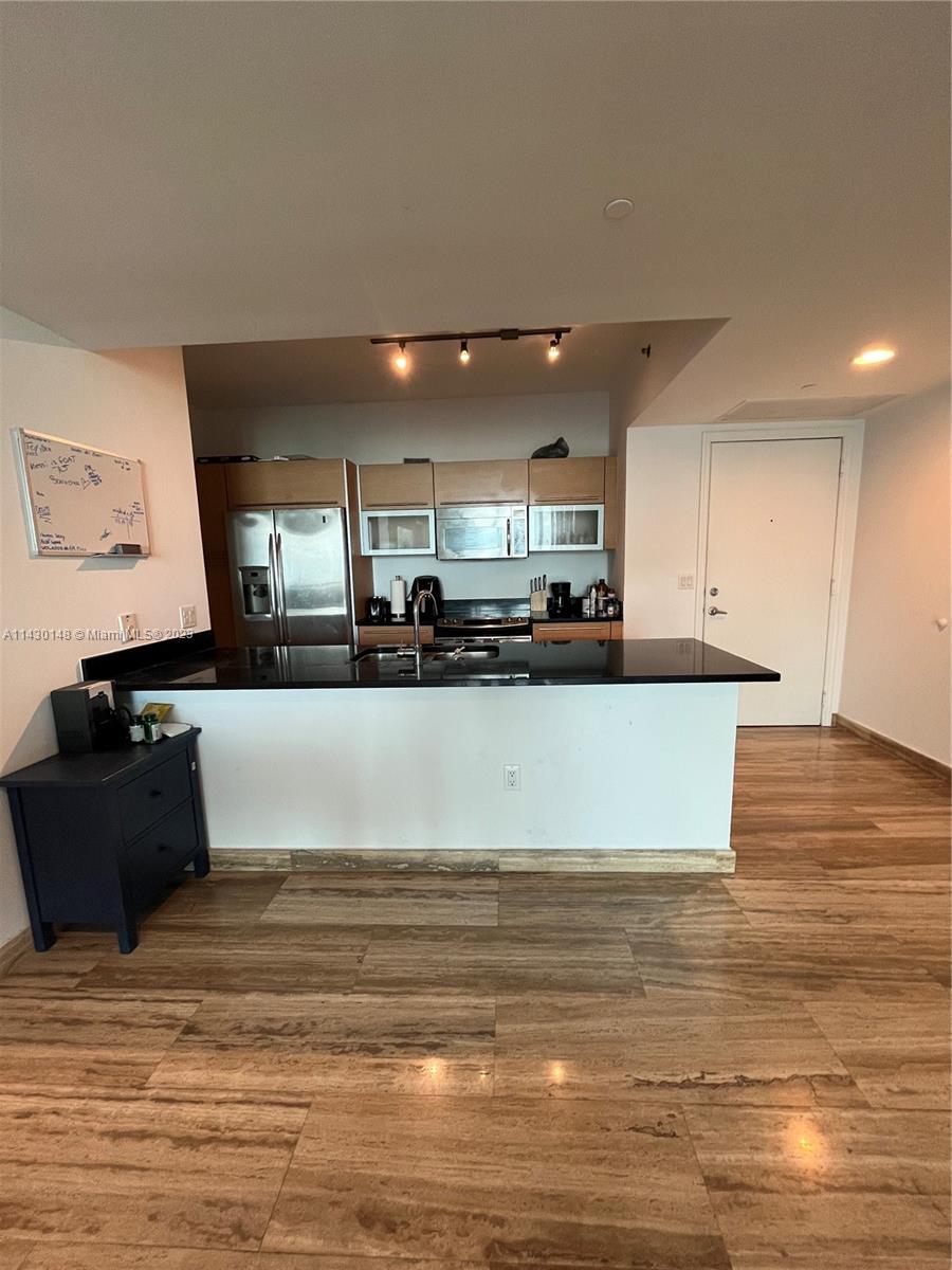 951 Brickell Ave Unit: 3807