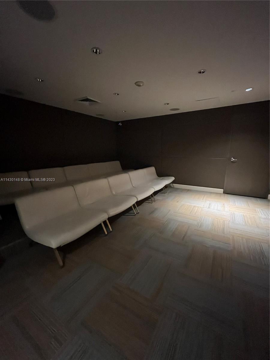 951 Brickell Ave Unit: 3807