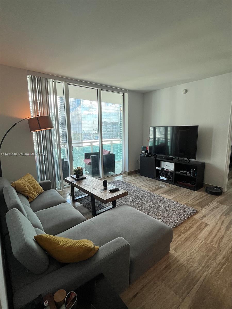 951 Brickell Ave Unit: 3807