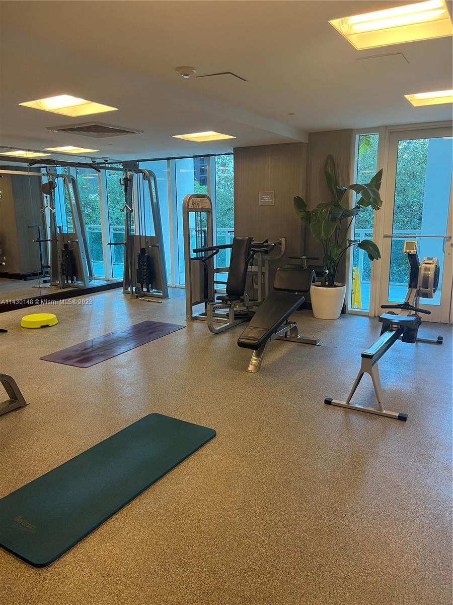 951 Brickell Ave Unit: 3807