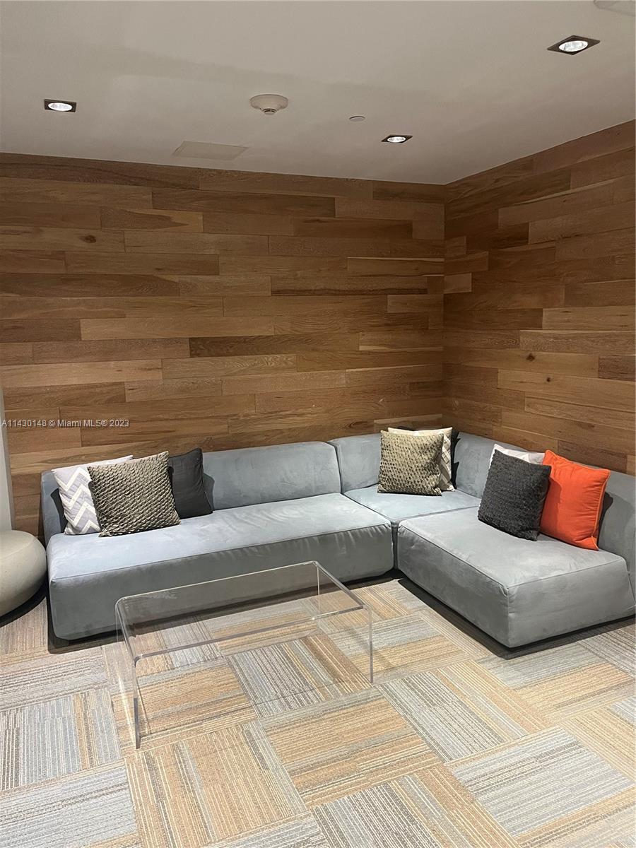 951 Brickell Ave Unit: 3807