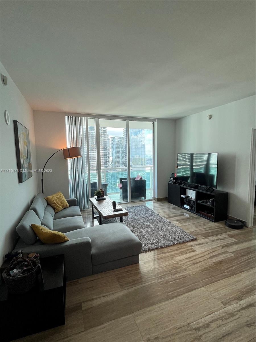 951 Brickell Ave Unit: 3807