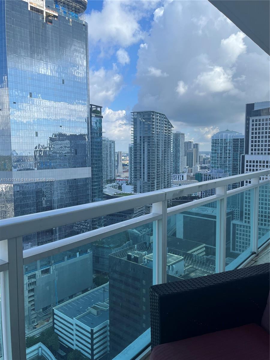 951 Brickell Ave Unit: 3807