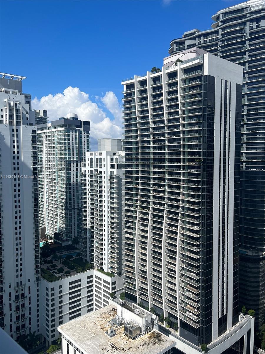 951 Brickell Ave Unit: 3807