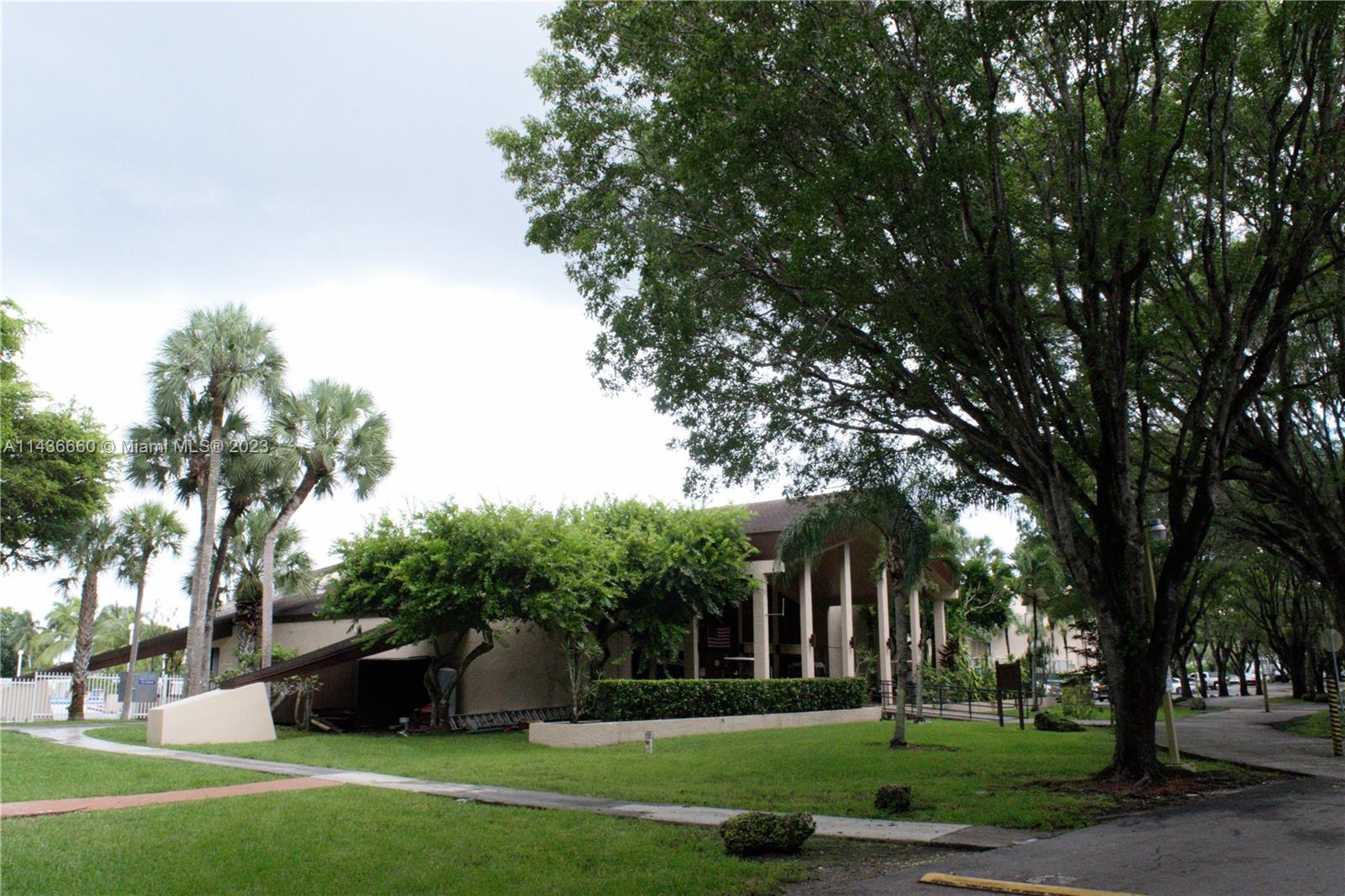 14201 N Kendall Dr Unit: 210D
